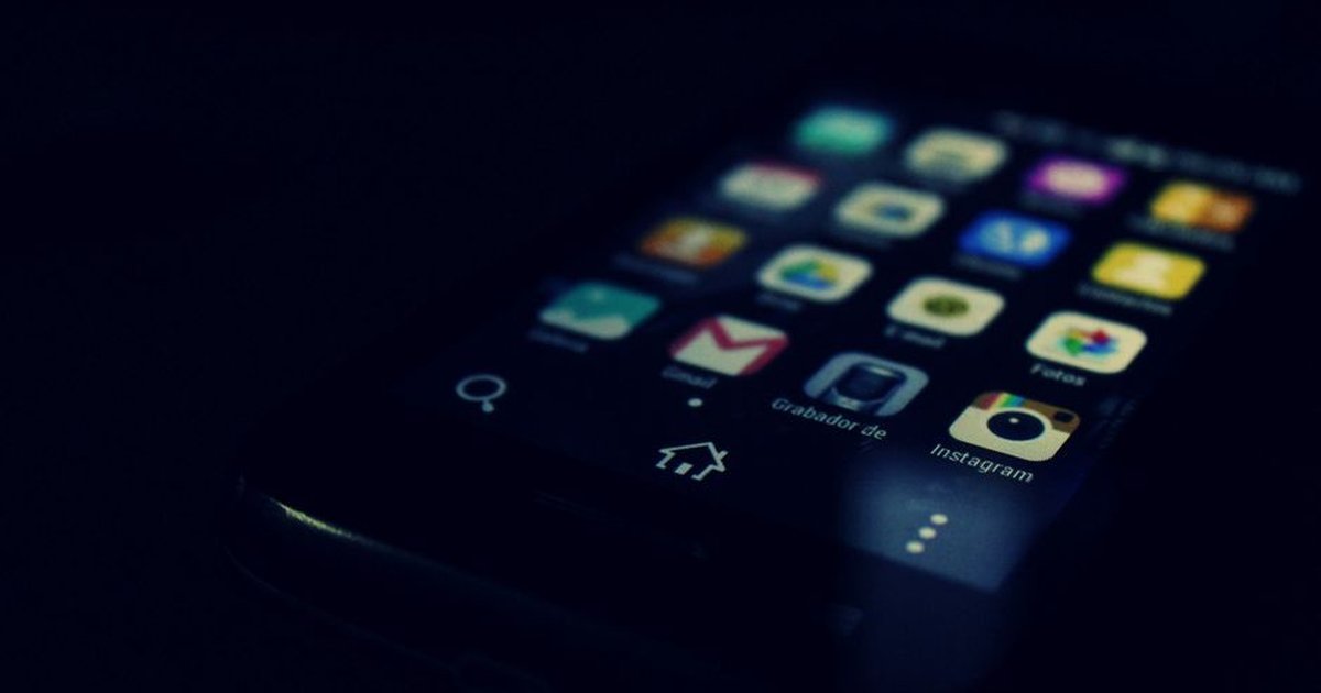 The Junk Drawer on Your Phone: What 7,915 Screenshots Actually Contained